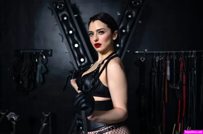 Miss Bella Lugosi OnlyFans Thumbnail #39JycZMJcz