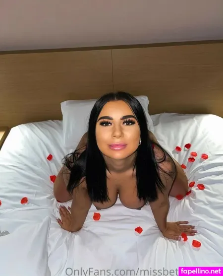 Miss Beth Stewart OnlyFans Thumbnail #NkI3ui28lt