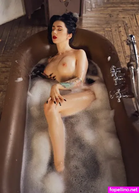 Miss Ellie M 2 OnlyFans Thumbnail #U0rNMyoX9N