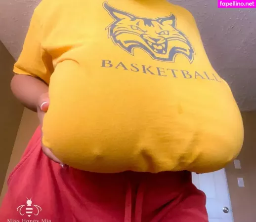 Miss Honey Mia OnlyFans Thumbnail #flSpEBqdhQ