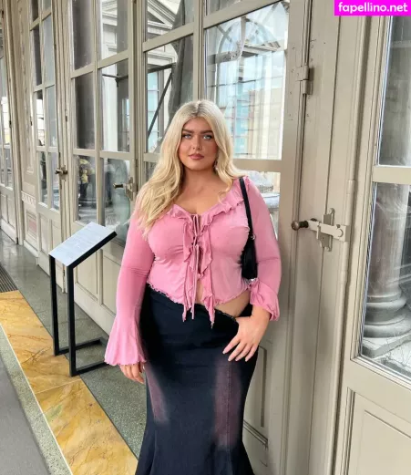 Miss Honey Mia OnlyFans Thumbnail #h0HBBUzXob