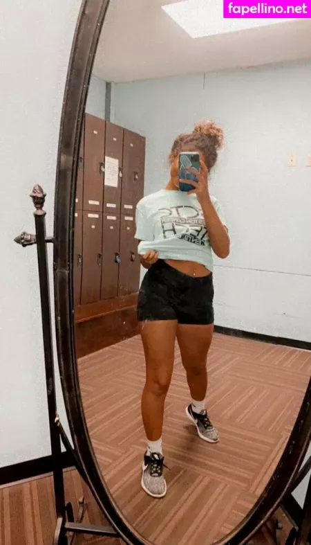 Miss Lightskin J OnlyFans Thumbnail #RMYT1wWUxS
