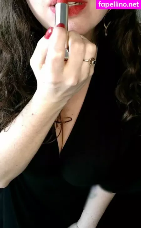 Miss Lizzy OnlyFans Thumbnail #d8UeZuUIb4