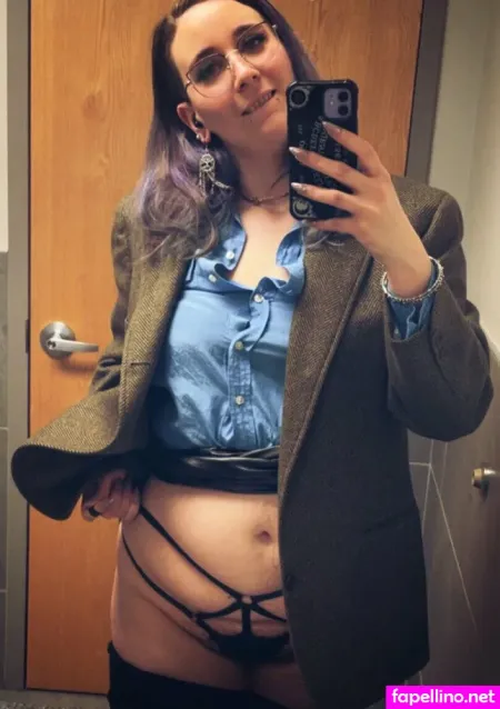 Miss October Reighn OnlyFans Thumbnail #oYmZUt3z0d