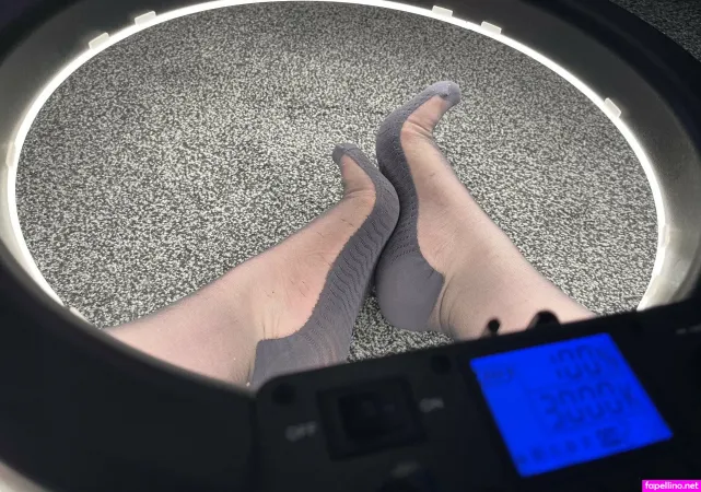 Miss Piggy Toes OnlyFans Thumbnail #0m9XQOHYEA
