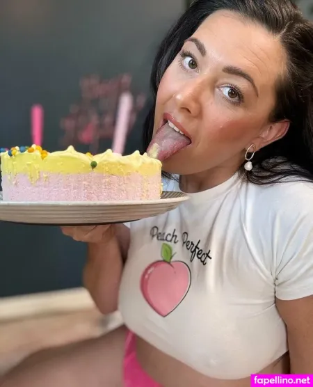 Miss Rosiej OnlyFans Thumbnail #9Sa5YE7VbF
