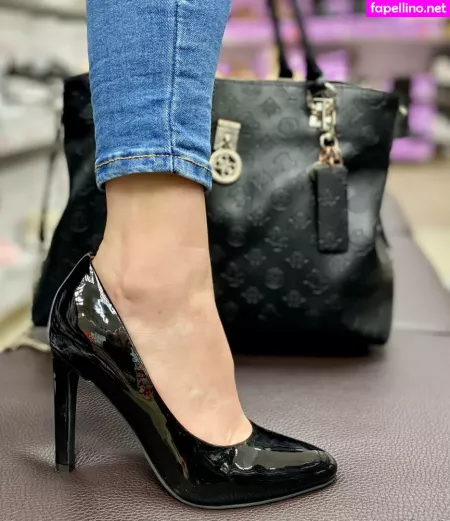 Miss Secretfeet OnlyFans Thumbnail #NpsAy2wsy0