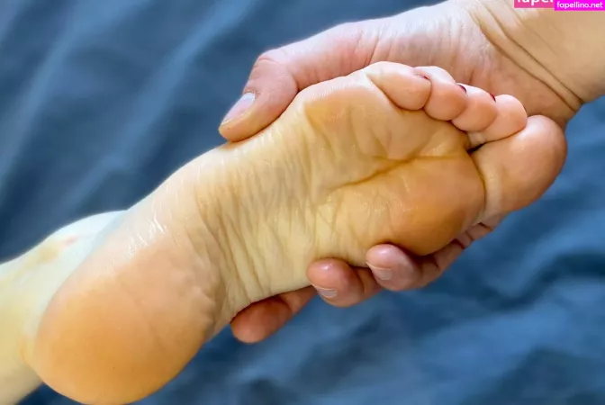 Miss Secretfeet OnlyFans Thumbnail #cyr8z1ARB7