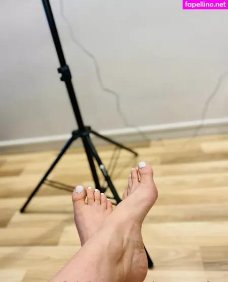 Miss Secretfeet OnlyFans Thumbnail #nYeBkvoauY