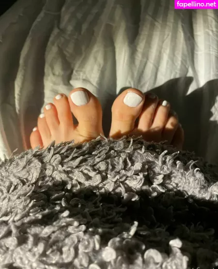 Miss Secretfeet OnlyFans Thumbnail #nhnvzsezRE