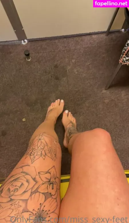 Miss Sexy Feet OnlyFans Thumbnail #84w3roFnZo