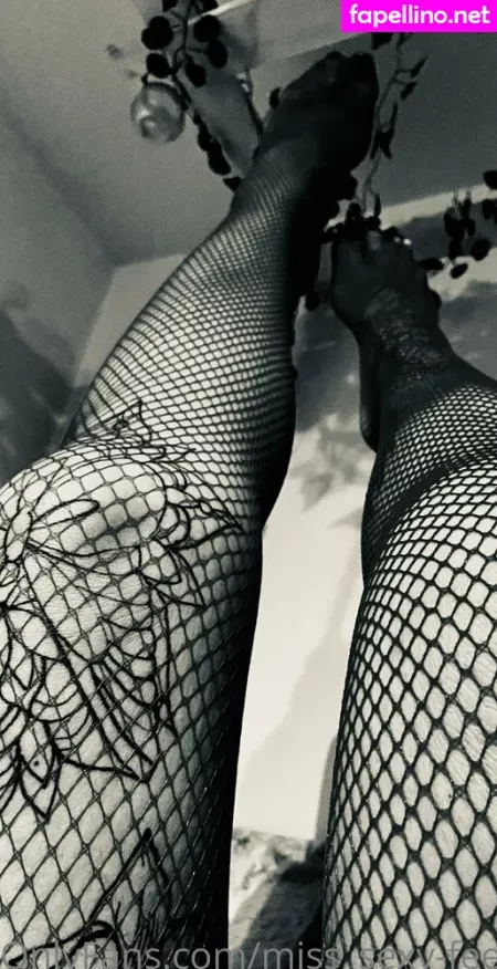 Miss Sexy Feet OnlyFans Thumbnail #qY3OwjYw3h
