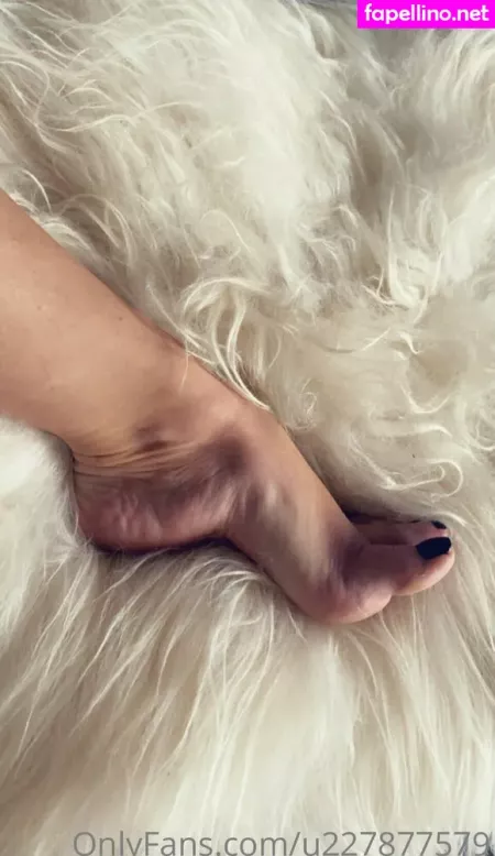 Miss Sexy Feet OnlyFans Thumbnail #umG2AzZpwv