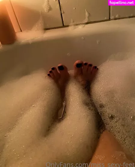 Miss Sexy Feet OnlyFans Thumbnail #yB4nprsvQ2