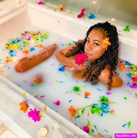 Miss Tia Cakes OnlyFans Thumbnail #3oqixEhlS6