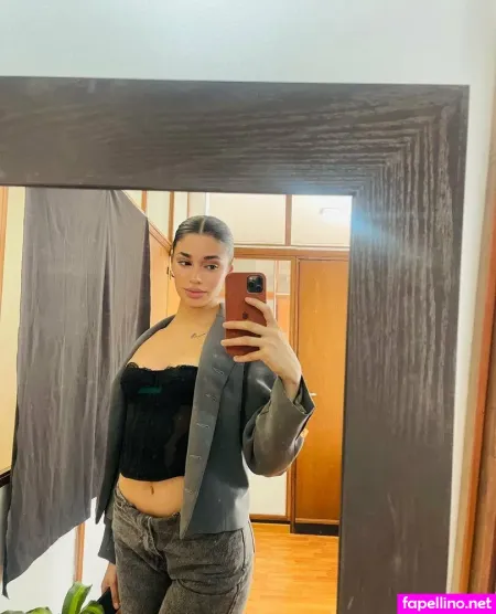 Miss Veronica OnlyFans Thumbnail #521Y2l5nqA