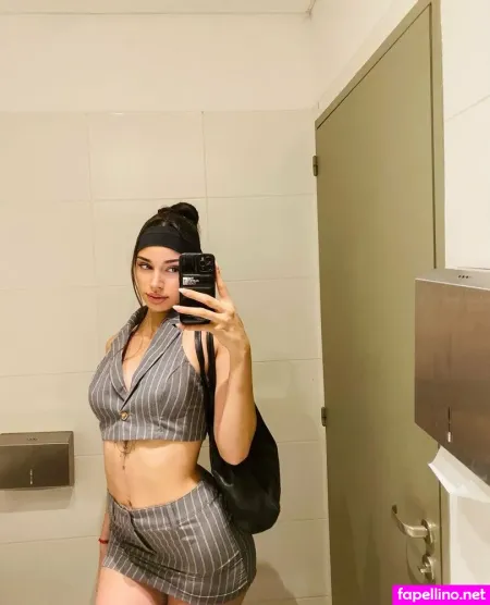 Miss Veronica OnlyFans Thumbnail #6PeoeWshuo