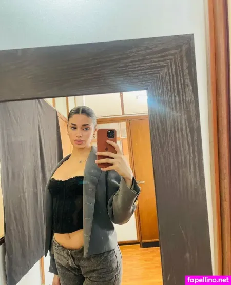 Miss Veronica OnlyFans Thumbnail #UuOKJ2y1aK