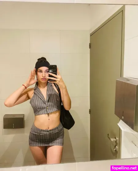 Miss Veronica OnlyFans Thumbnail #eD9ZCj7znD