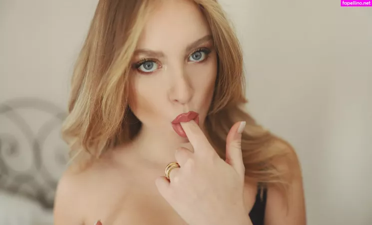 Missallysonlune OnlyFans Thumbnail #saq3GHYtAl