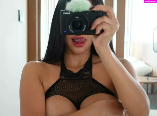 Missauroraaa OnlyFans Thumbnail #0GmxuqaxyV