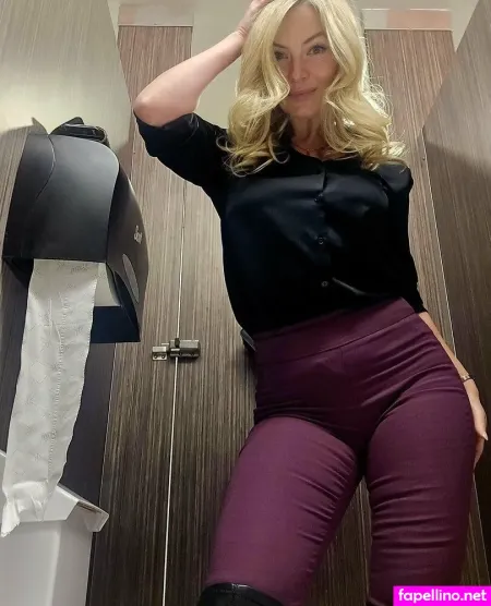 Missbehavin26 8 OnlyFans Thumbnail #qfKMStt40K