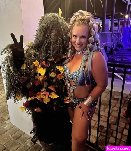 Missbehavinxoxo 1 OnlyFans Thumbnail #6oBfzxBT8B