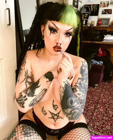 Missevilia OnlyFans Thumbnail #VDXKThRUIT