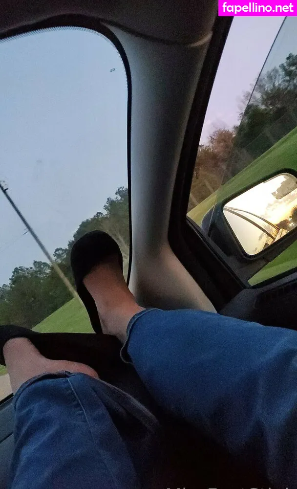 missfeetstink, missthoastink92 Nude Leaked OnlyFans Photo #yVGgdNsnxI