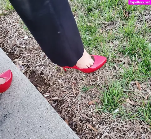 Missfeetstinkvip OnlyFans Thumbnail #QeNHNgtVhO