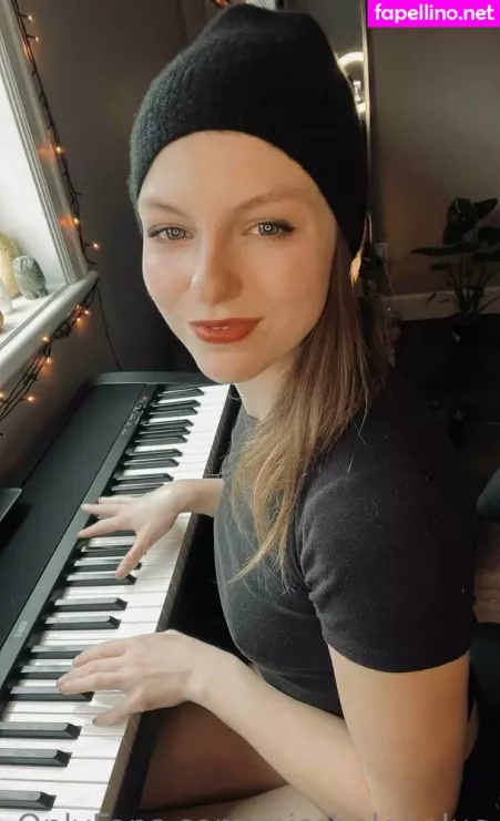 Misshelenalue OnlyFans Thumbnail #w5eNeD3SLh