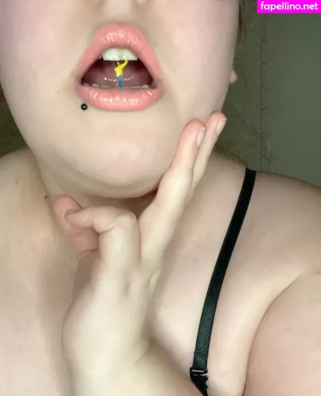 Misshoneycatt OnlyFans Thumbnail #4imndR7k4P