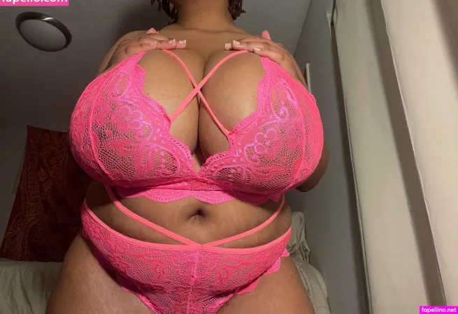 Misshoneymia OnlyFans Thumbnail #9d2MS0fxbM