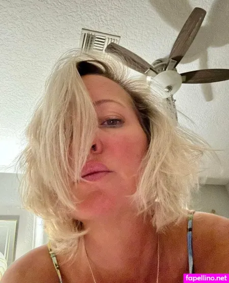 Misshunterwoods OnlyFans Thumbnail #WVUg8EkK2D