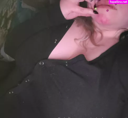 Misskweencunt OnlyFans Thumbnail #YmoJQ6EiTw