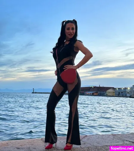 Misslady8 OnlyFans Thumbnail #C10AM70PPw
