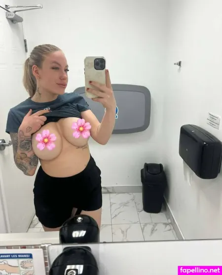 Misslavoiefree OnlyFans Thumbnail #xogvGlkYQS