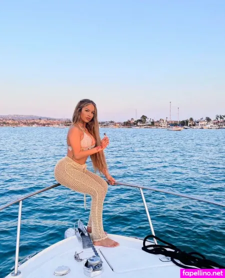 Missleexi OnlyFans Thumbnail #RevEDImQ3K