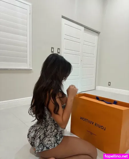 Misslunabay OnlyFans Thumbnail #8aN9LEAwuw