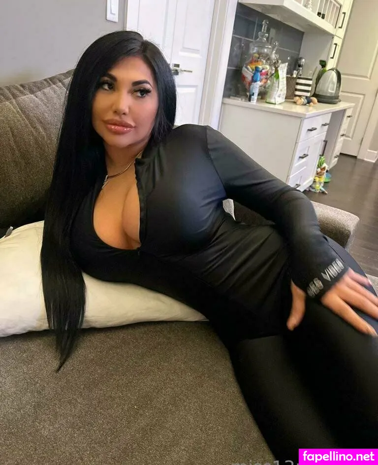 missmiranda__, missmirandaaa13 Nude Leaked OnlyFans Photo #073SoSHHkH