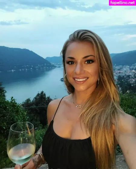 Missnikkileigh OnlyFans Thumbnail #1jhsVOkvaw