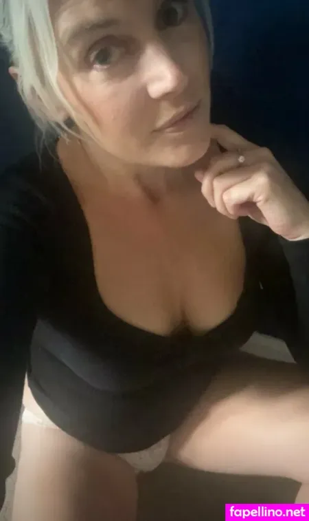 Missnylons07 OnlyFans Thumbnail #GIE0BFQbVz