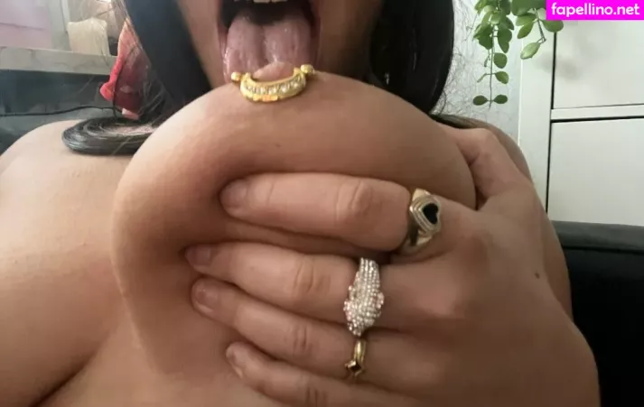 Missoverdrip OnlyFans Thumbnail #7uMb3wW0hN