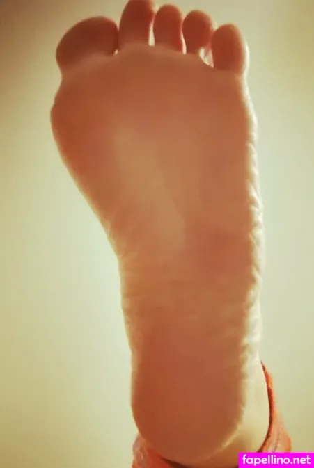 Missplayfeet OnlyFans Thumbnail #3i6kw2z1qu