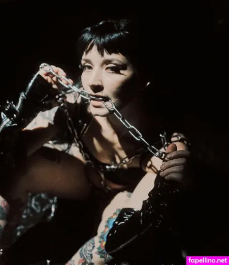 Missqueenblue OnlyFans Thumbnail #4LyrDK0uSx