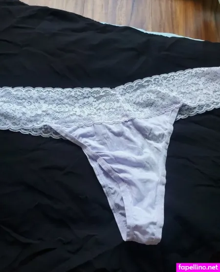 Missricarivera OnlyFans Thumbnail #NHbzvoEps1