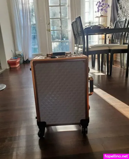 Missricarivera OnlyFans Thumbnail #VlP4mIkFbe