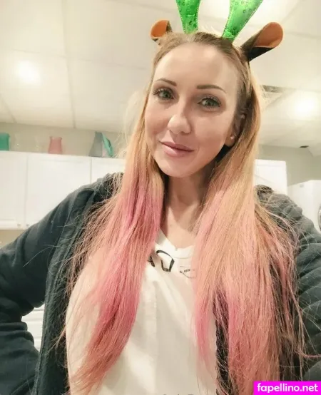 Missroyalkc OnlyFans Thumbnail #0K3YRlzX72