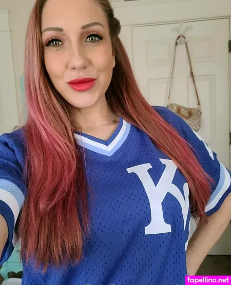 Missroyalkc OnlyFans Thumbnail #kgGhezlcFI