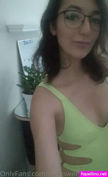 Misssweetpetite22 OnlyFans Thumbnail #JHXNmxXouW